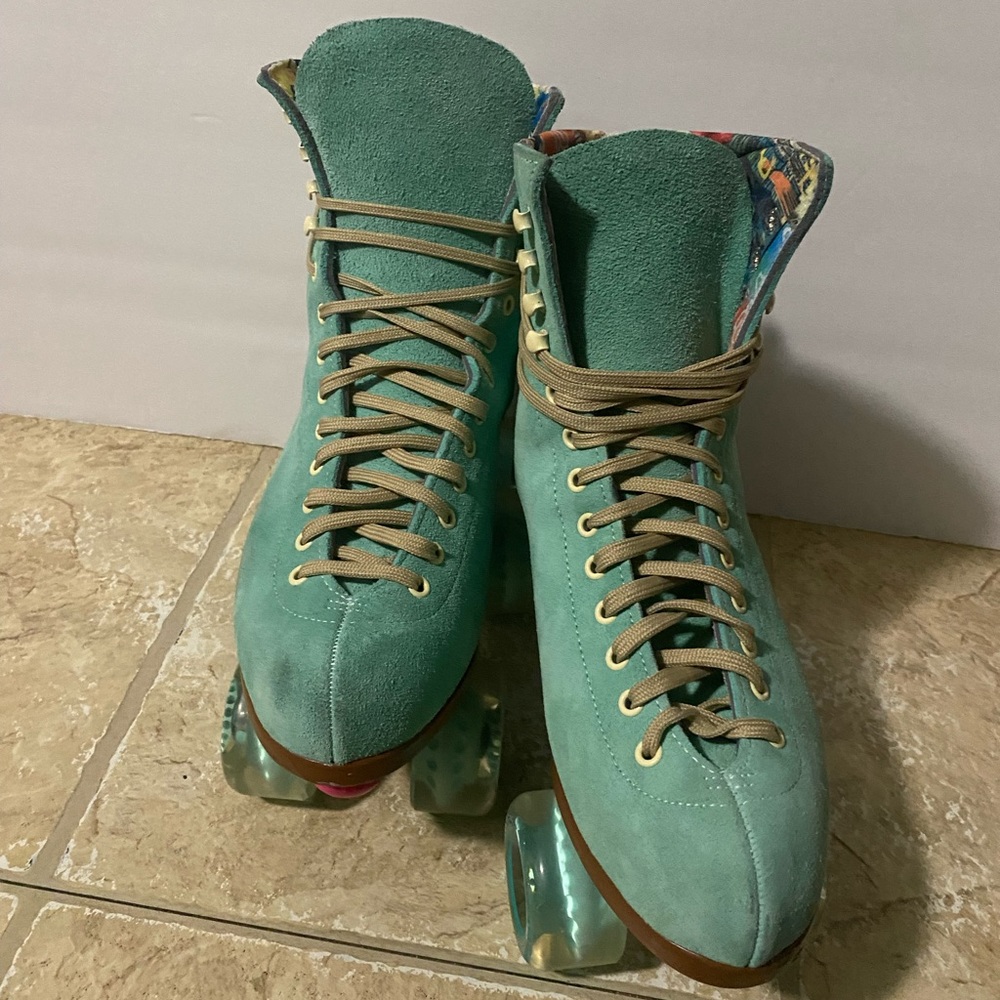 Moxi Lolly Floss / Teal Rollerskates Size 10 / Women 11-11.5